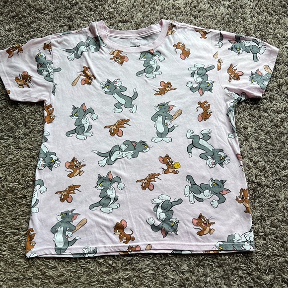 Tom and Jerry Tshirt Pink Allover print Size M unisex - Picture 1 of 4